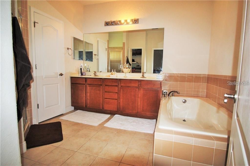 Недавно арендовано: $1,925 (4 спален, 2 ванн, 2048 Квадратных фут)