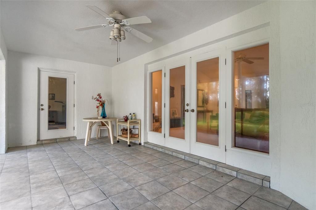 Recently Sold: $350,000 (3 beds, 2 baths, 2120 Square Feet)