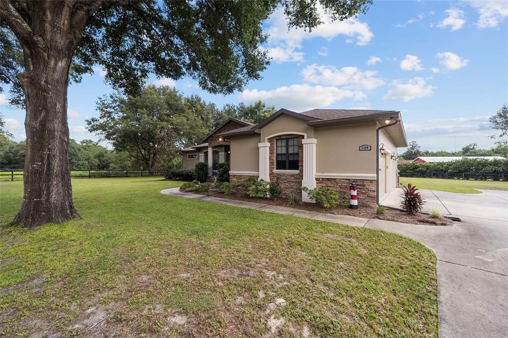Recently Sold: $440,000 (4 beds, 2 baths, 2594 Square Feet)