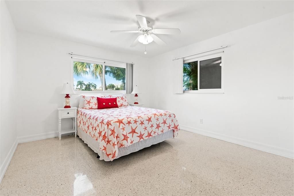 Recently Sold: $1,250,000 (3 beds, 2 baths, 1974 Square Feet)