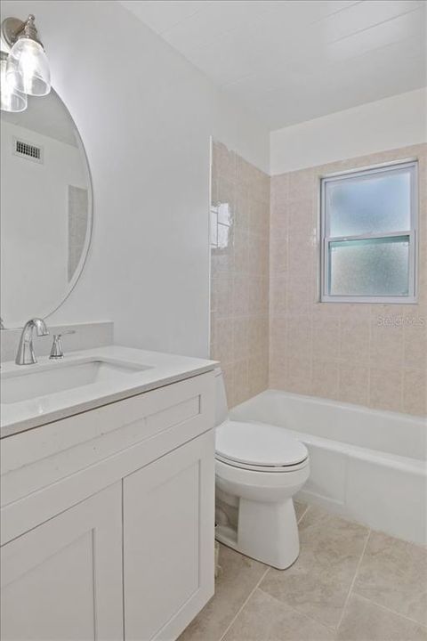 最近售出: $274,990 (2 贝兹, 1 浴室, 960 平方英尺)