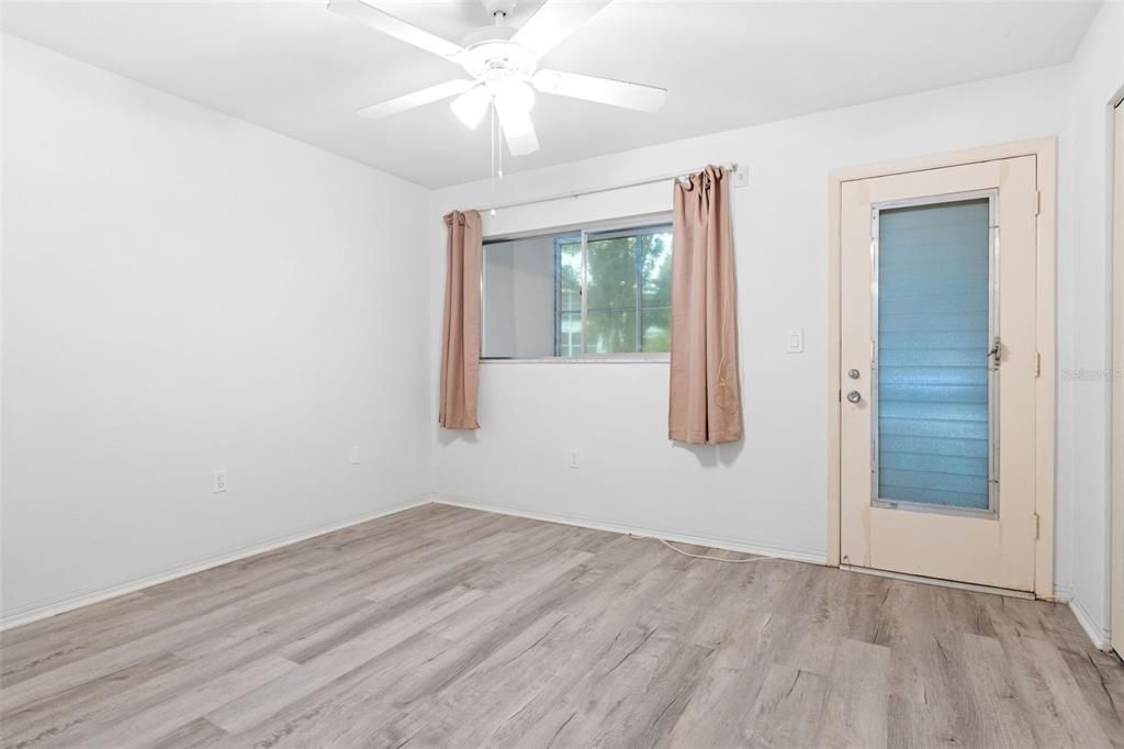 Recently Sold: $75,000 (1 beds, 1 baths, 638 Square Feet)