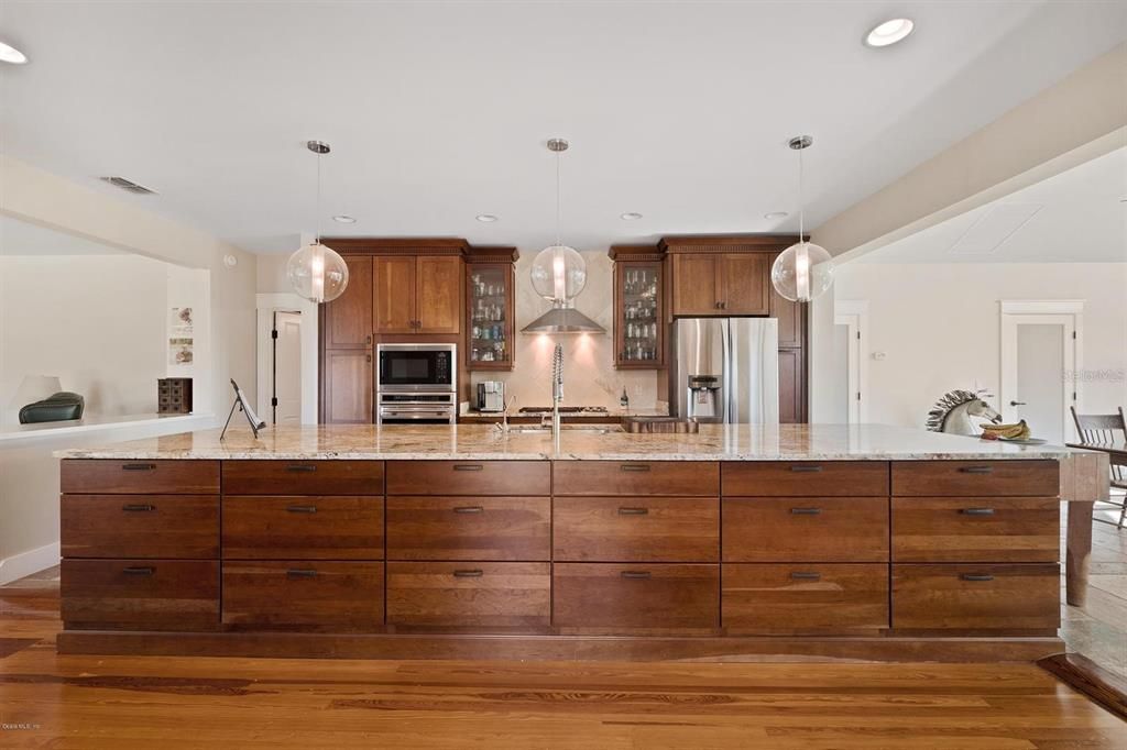 Recently Sold: $1,400,000 (4 beds, 2 baths, 3117 Square Feet)