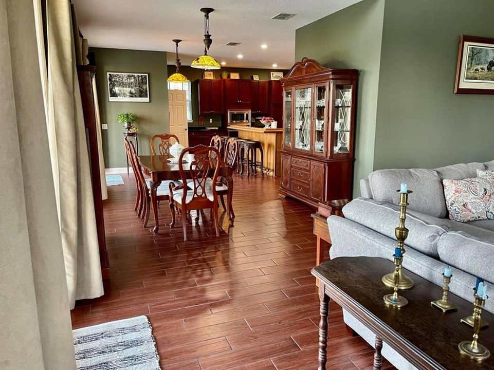 Recently Sold: $1,050,000 (1 beds, 2 baths, 2365 Square Feet)