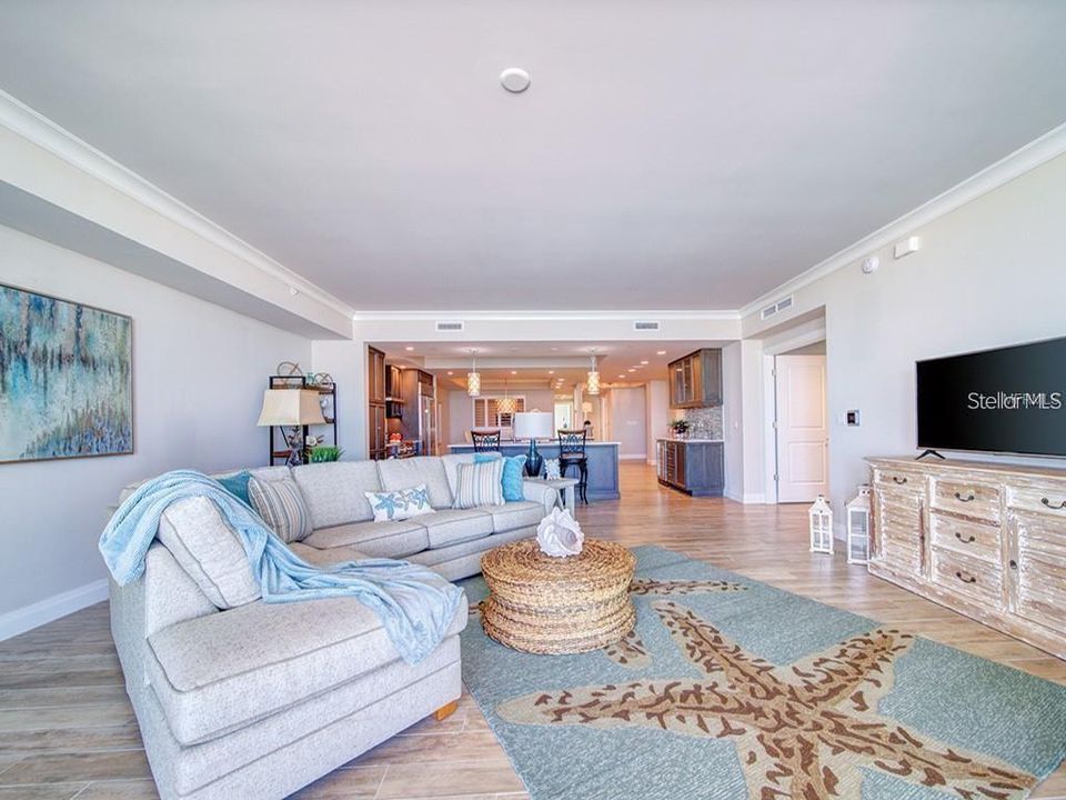 Recently Sold: $2,499,000 (3 beds, 3 baths, 2852 Square Feet)