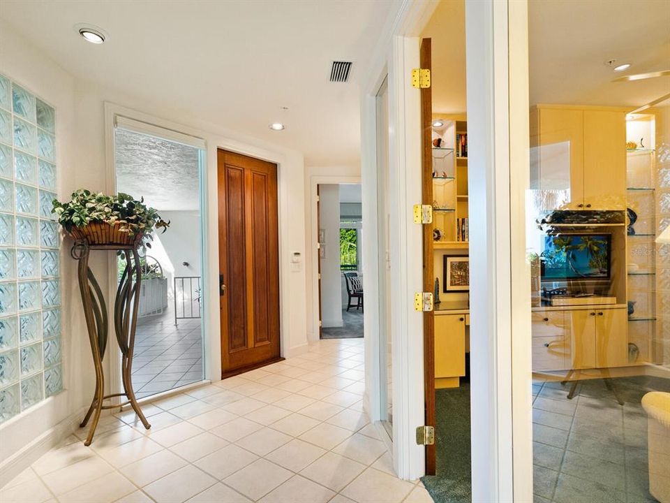 Recently Sold: $1,200,000 (2 beds, 2 baths, 2350 Square Feet)