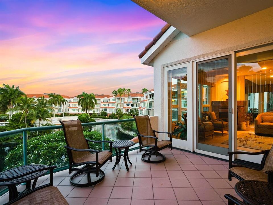 Gorgeous sunset views from the spacious balcony, the perfect setting for pre dinner cocktails & conversation.