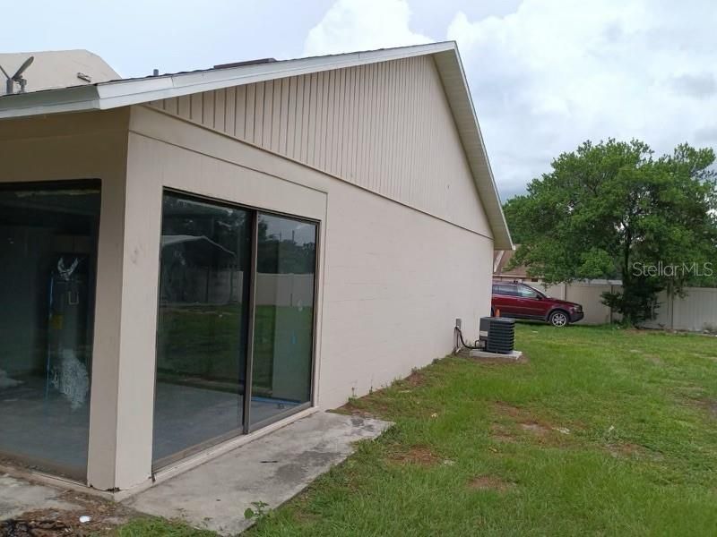 Recently Rented: $1,100 (2 beds, 2 baths, 2088 Square Feet)