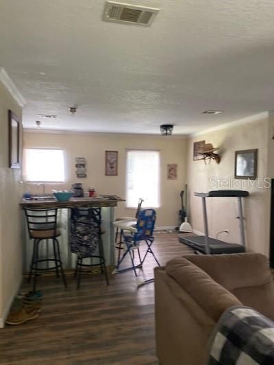 Recently Sold: $119,000 (3 beds, 2 baths, 1040 Square Feet)