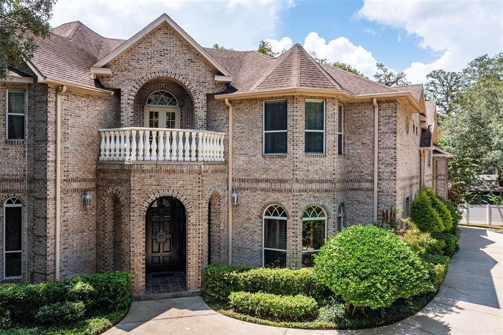 Recently Sold: $999,500 (5 beds, 4 baths, 5481 Square Feet)