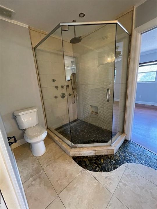 最近租的: $1,750 (2 贝兹, 1 浴室, 1353 平方英尺)