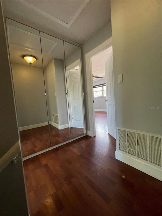 Recently Rented: $1,750 (2 beds, 1 baths, 1353 Square Feet)