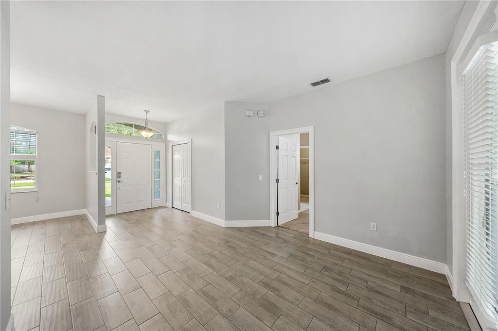 Recently Sold: $325,000 (3 beds, 2 baths, 1881 Square Feet)