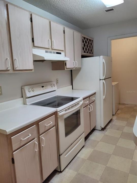 Recently Rented: $1,250 (2 beds, 2 baths, 899 Square Feet)