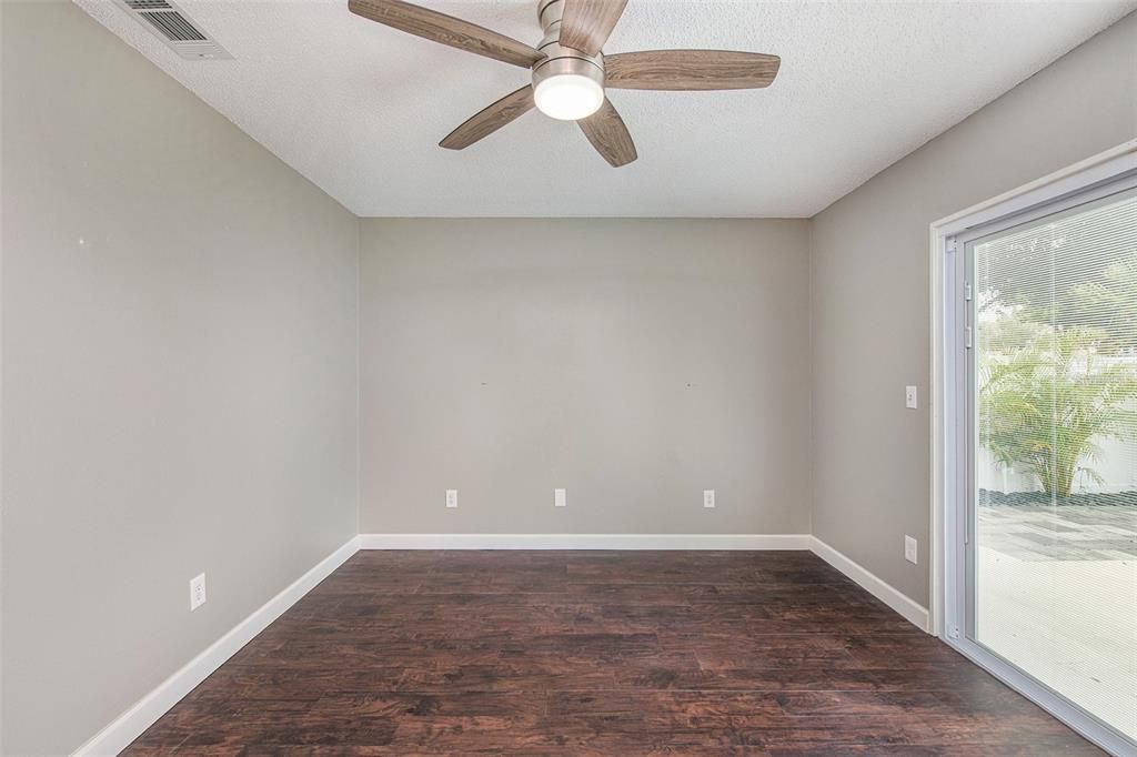 Recently Sold: $390,000 (3 beds, 2 baths, 1514 Square Feet)