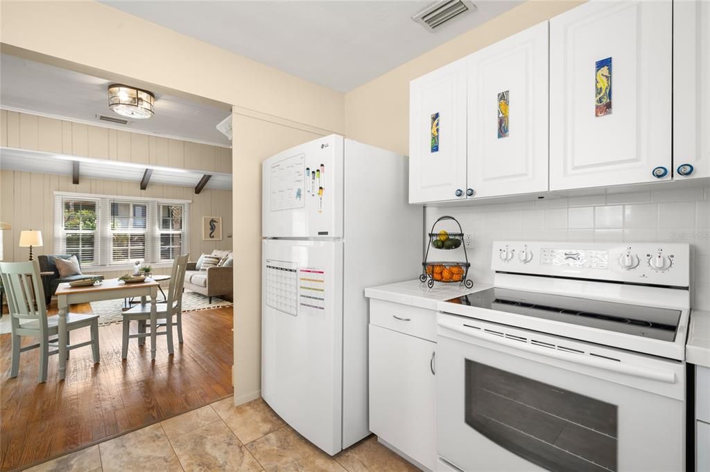 Recently Sold: $1,110,000 (3 beds, 2 baths, 1044 Square Feet)