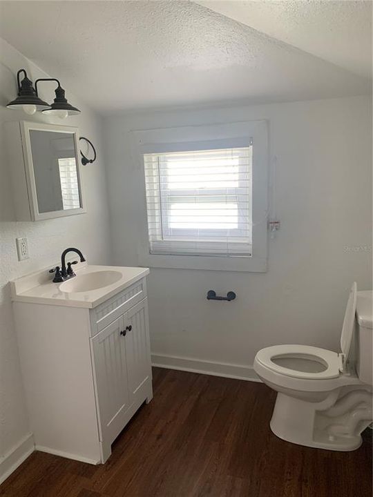 Recently Rented: $900 (1 beds, 1 baths, 700 Square Feet)