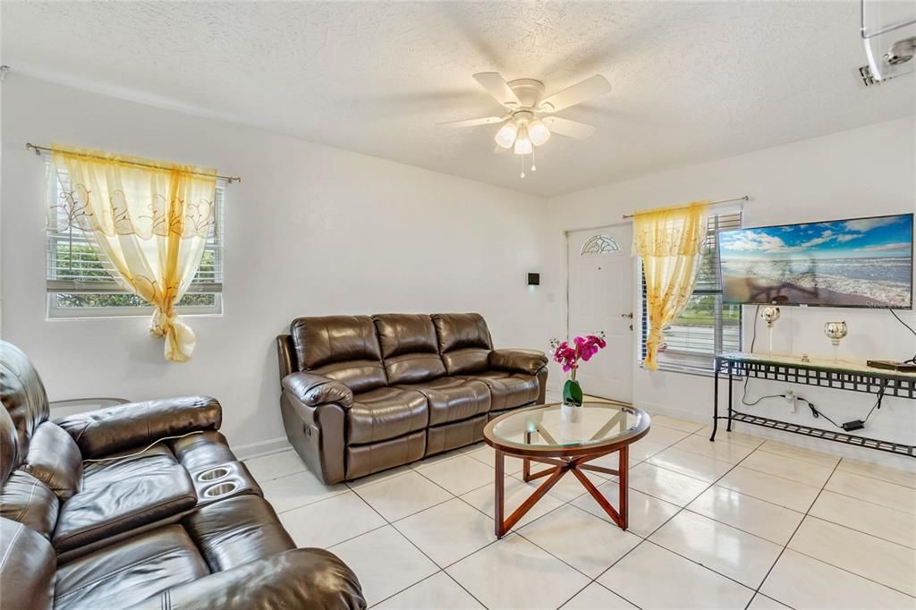 Recently Sold: $369,900 (0 beds, 0 baths, 1826 Square Feet)