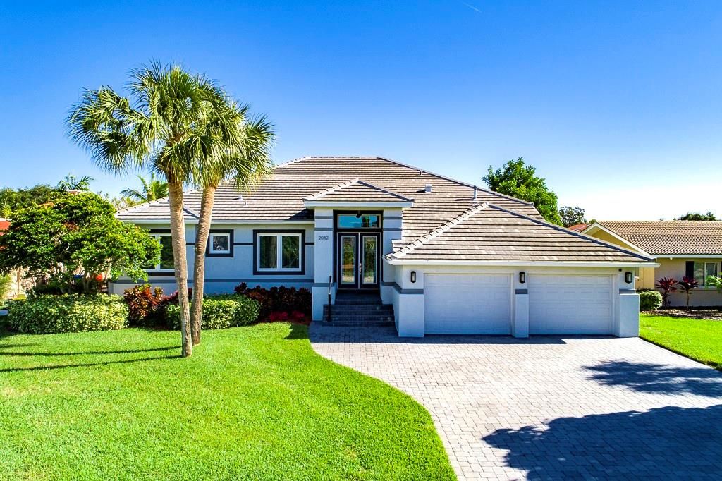Recently Sold: $1,950,000 (3 beds, 3 baths, 2906 Square Feet)