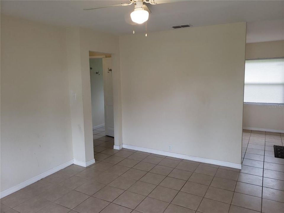 Recently Rented: $1,125 (2 beds, 1 baths, 672 Square Feet)