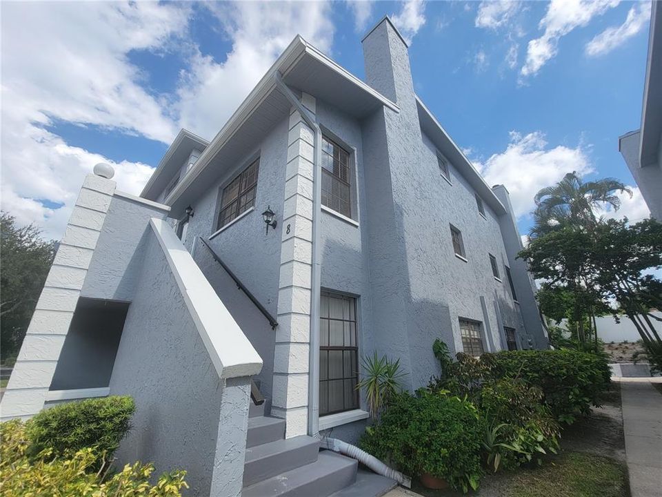 Recently Rented: $2,300 (2 beds, 2 baths, 1500 Square Feet)