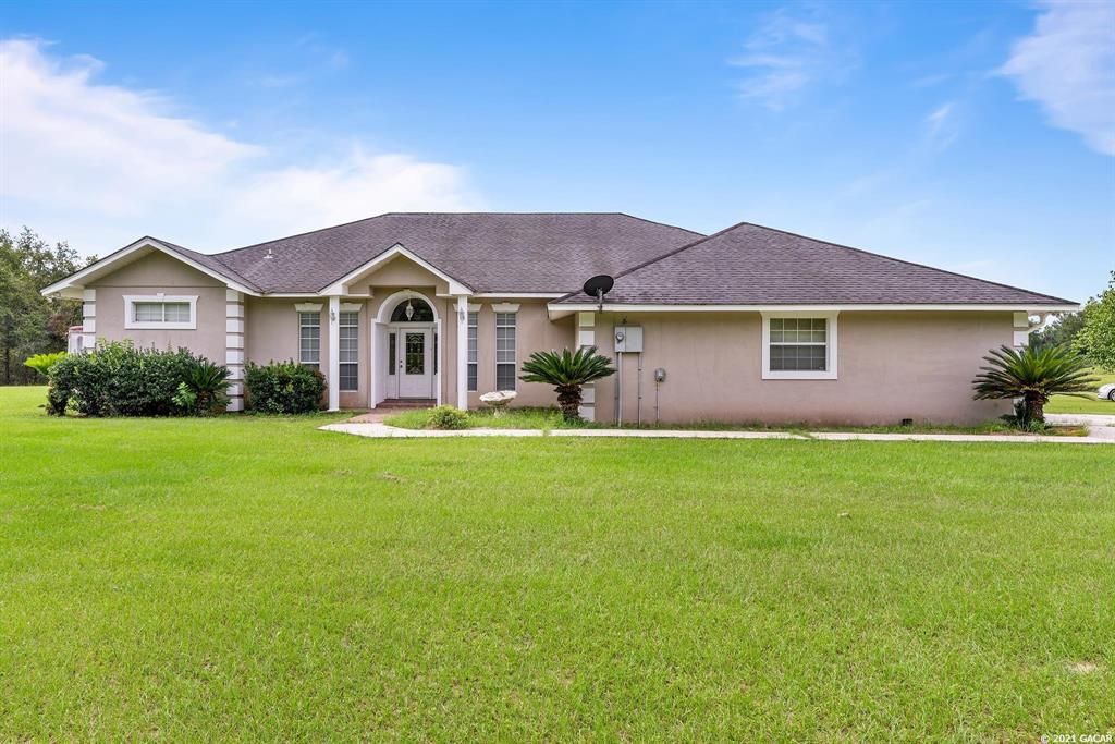 Recently Sold: $399,900 (4 beds, 2 baths, 3317 Square Feet)