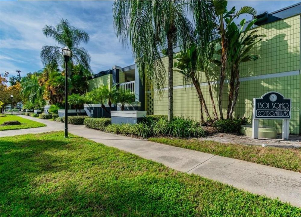 Recently Sold: $195,000 (2 beds, 1 baths, 736 Square Feet)