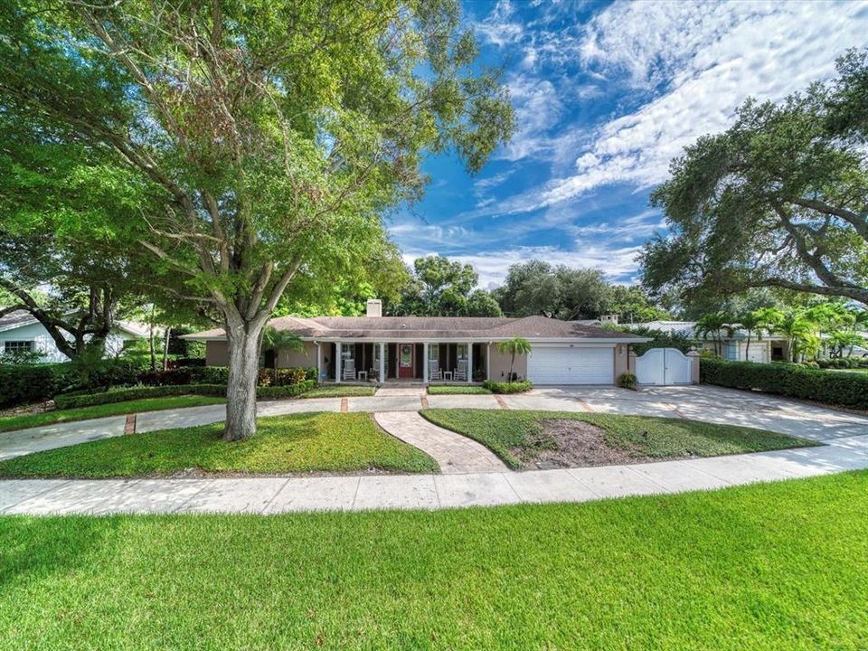 Recently Sold: $1,789,000 (4 beds, 3 baths, 3409 Square Feet)