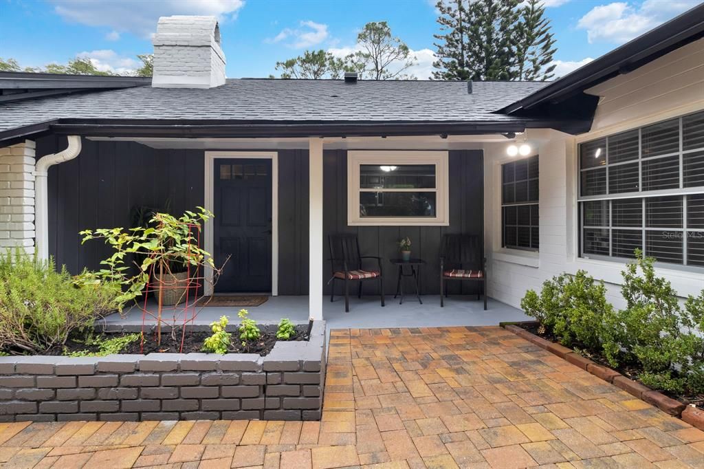 Recently Sold: $425,000 (3 beds, 2 baths, 1800 Square Feet)