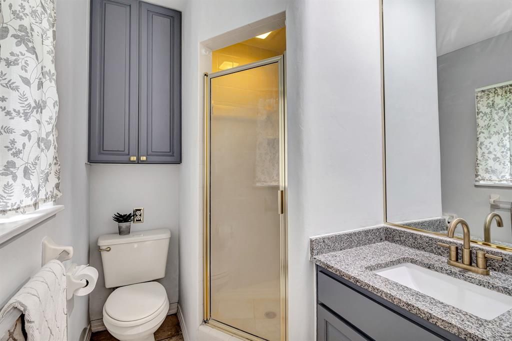 最近售出: $425,000 (3 贝兹, 2 浴室, 1800 平方英尺)