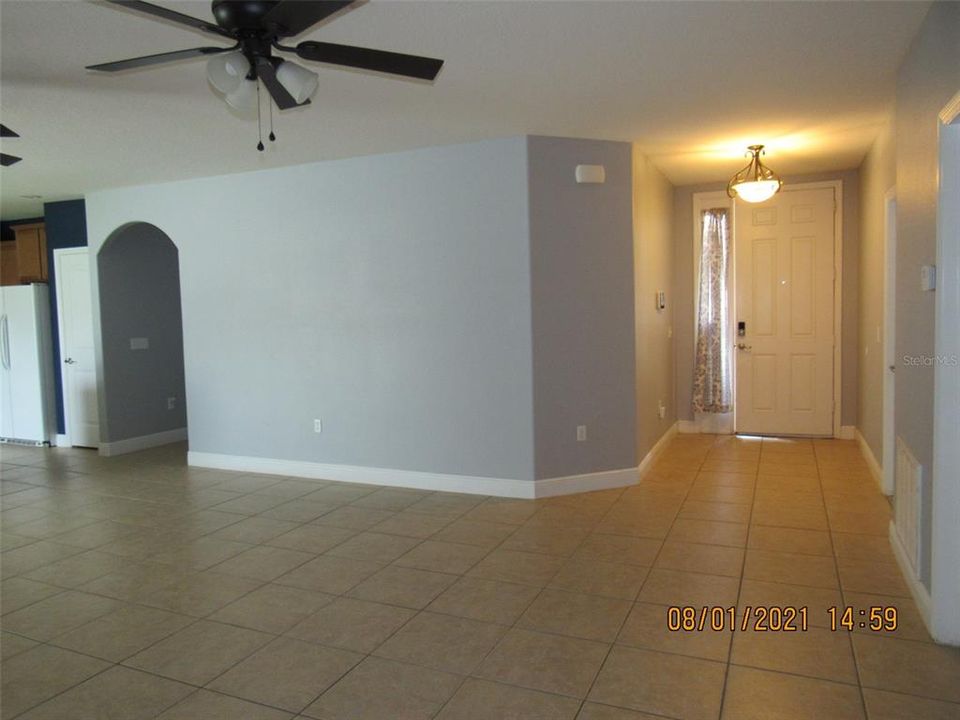 Recently Rented: $1,700 (3 beds, 2 baths, 1620 Square Feet)