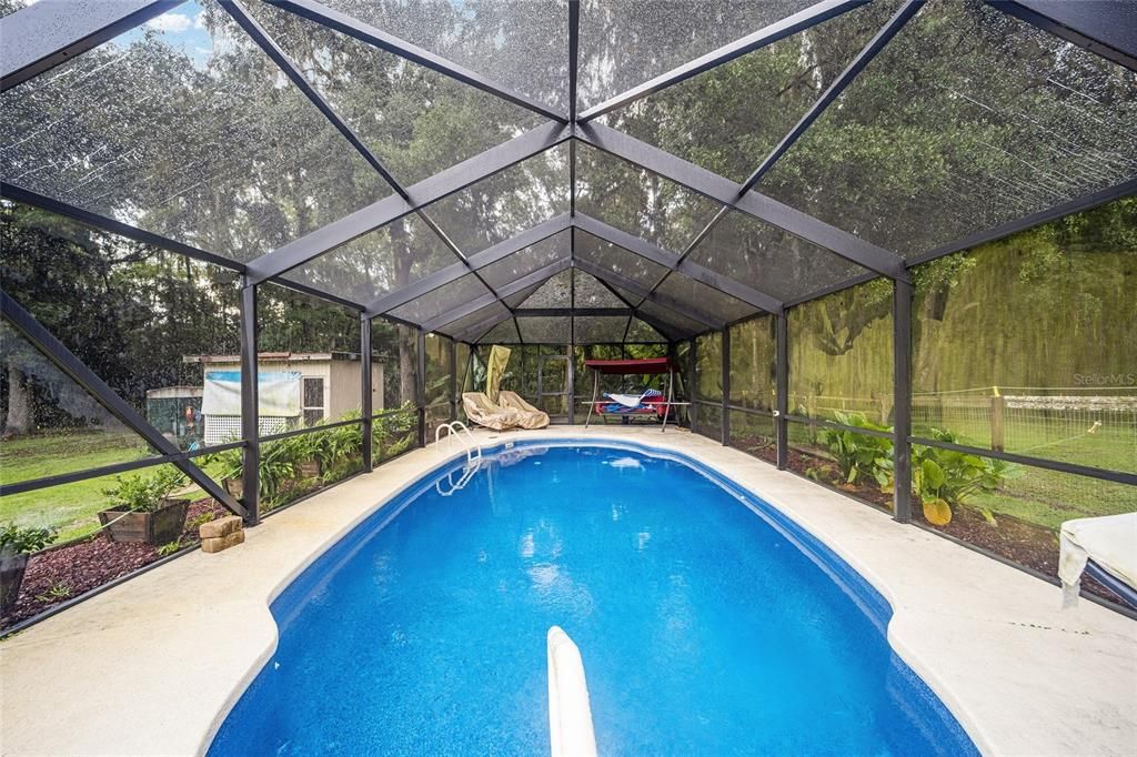 Recently Sold: $390,000 (3 beds, 2 baths, 1374 Square Feet)