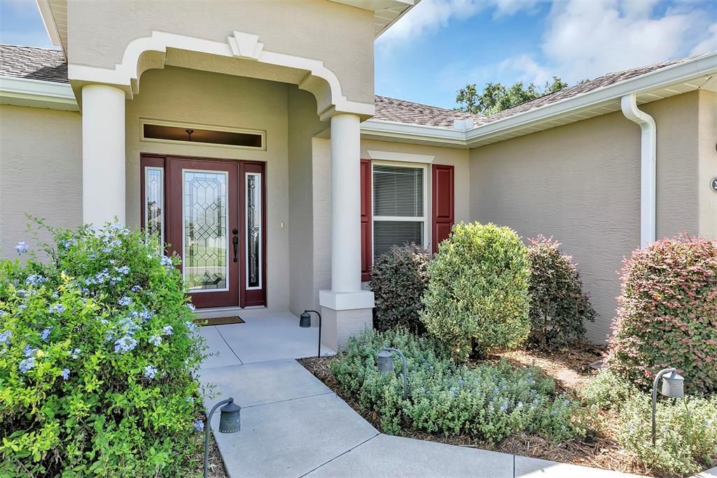 Recently Sold: $380,000 (3 beds, 2 baths, 2001 Square Feet)