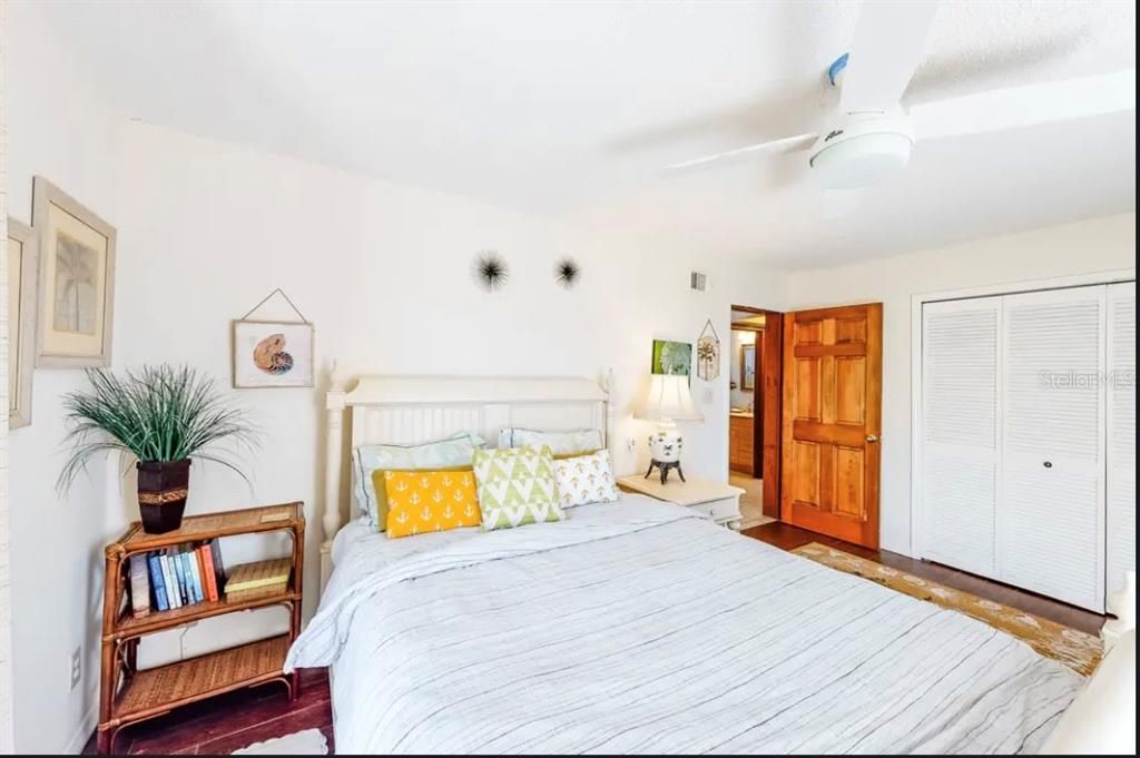 Recently Sold: $650,000 (3 beds, 2 baths, 1512 Square Feet)