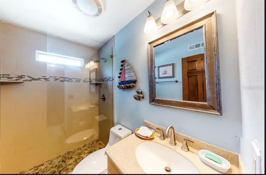 最近售出: $650,000 (3 贝兹, 2 浴室, 1512 平方英尺)