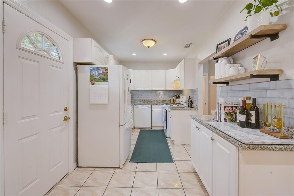 Recently Sold: $355,000 (3 beds, 2 baths, 1088 Square Feet)
