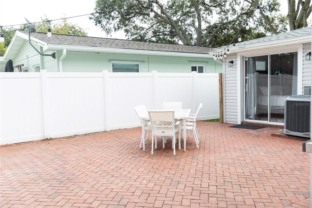 Recently Sold: $475,000 (3 beds, 2 baths, 1249 Square Feet)