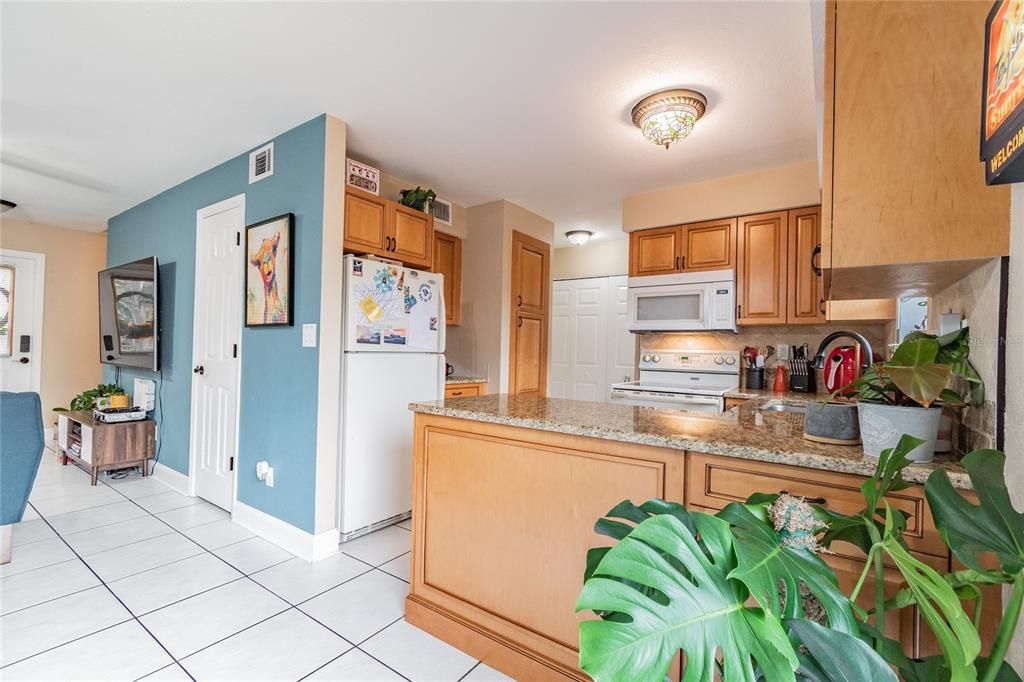 Recently Sold: $218,000 (3 beds, 1 baths, 1058 Square Feet)