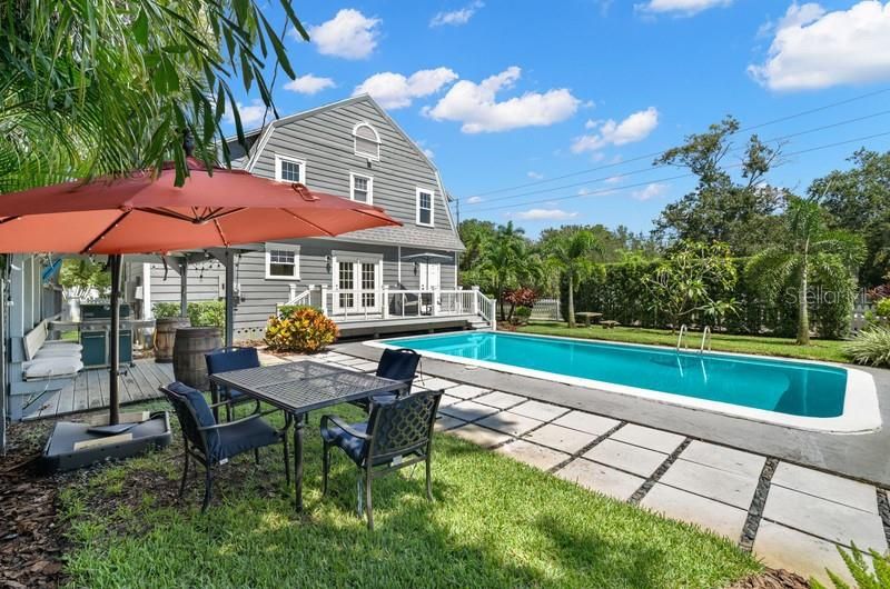 Recently Sold: $1,075,000 (3 beds, 3 baths, 2004 Square Feet)