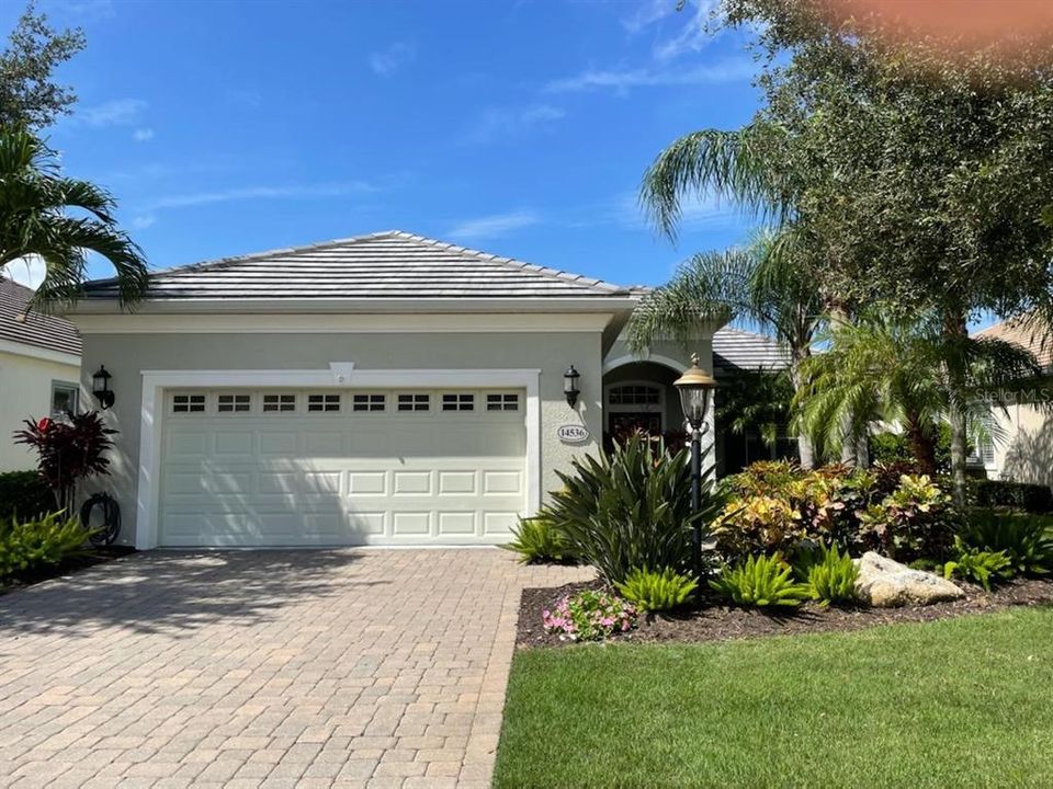 Recently Sold: $649,900 (3 beds, 2 baths, 2457 Square Feet)