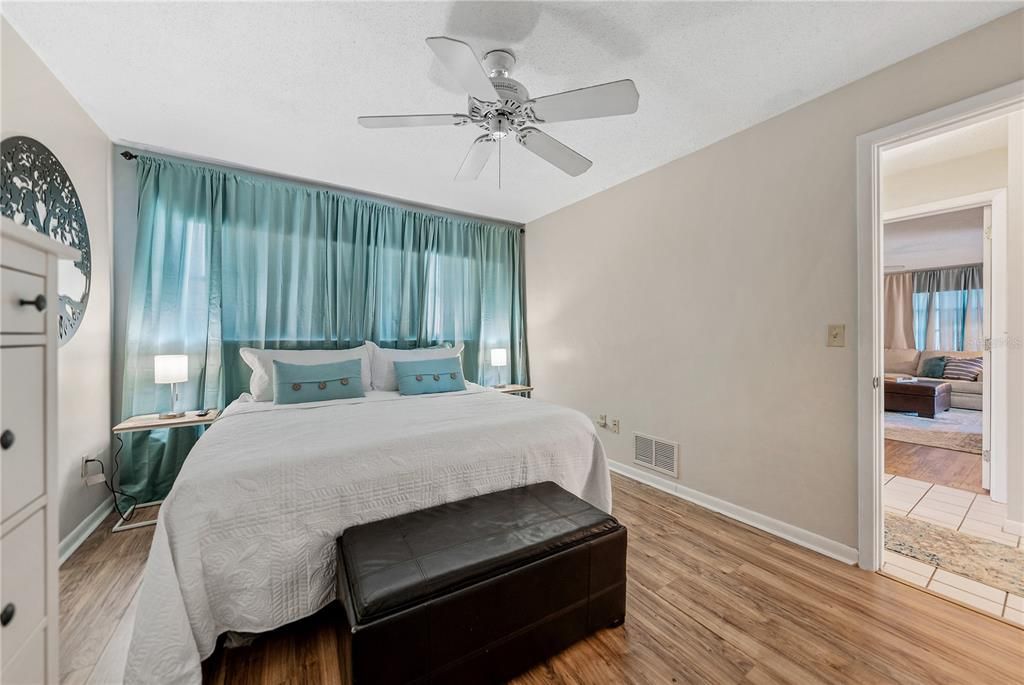 Recently Sold: $1,099,000 (2 beds, 2 baths, 1587 Square Feet)