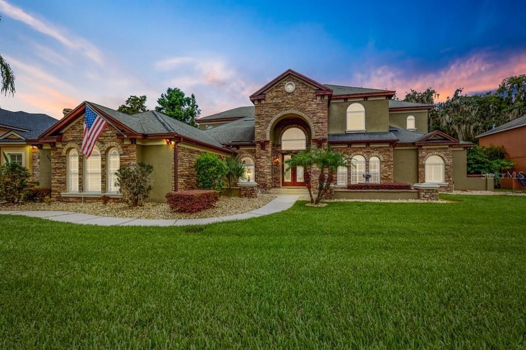 Recently Sold: $1,250,000 (6 beds, 4 baths, 4188 Square Feet)