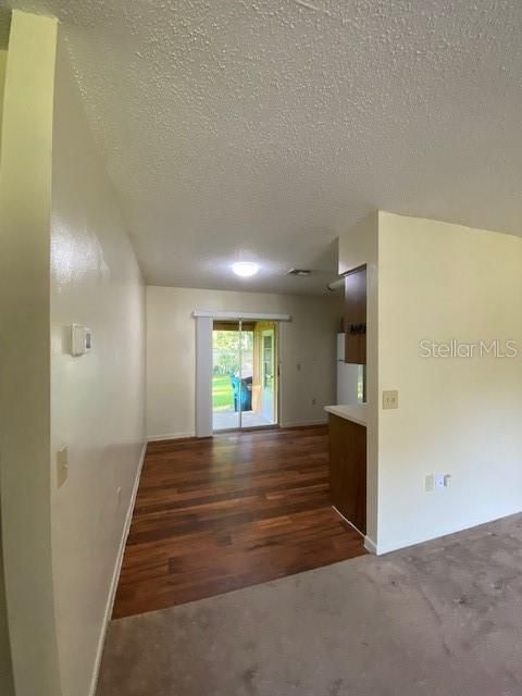 Recently Rented: $850 (2 beds, 1 baths, 800 Square Feet)