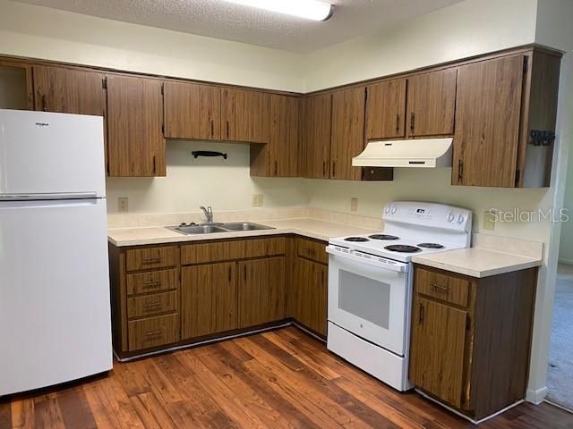 Recently Rented: $850 (2 beds, 1 baths, 800 Square Feet)