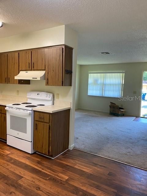 Recently Rented: $850 (2 beds, 1 baths, 800 Square Feet)