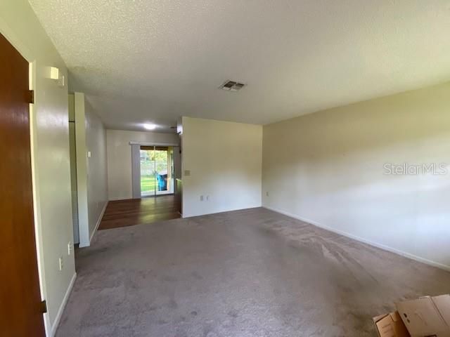 Recently Rented: $850 (2 beds, 1 baths, 800 Square Feet)