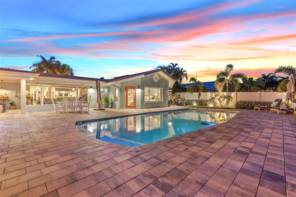 Recently Sold: $1,775,000 (3 beds, 2 baths, 2400 Square Feet)