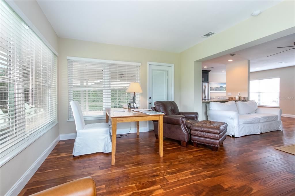 Recently Sold: $485,000 (2 beds, 2 baths, 1194 Square Feet)