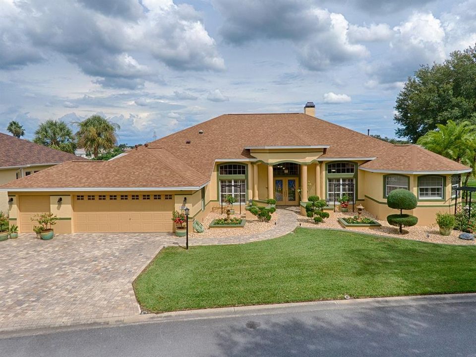 SPECTACULAR 4/3 ST. AUGUSTINE PREMIER WITH OVER 3600 SQ. FT. WITH GOLF COURSE AND WATER VIEW!