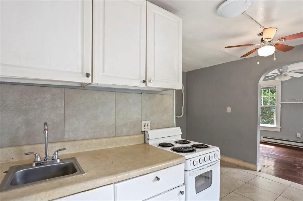 Recently Rented: $775 (1 beds, 1 baths, 500 Square Feet)